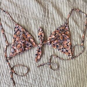 NWOT Doen Floral Triangle Bikini Top